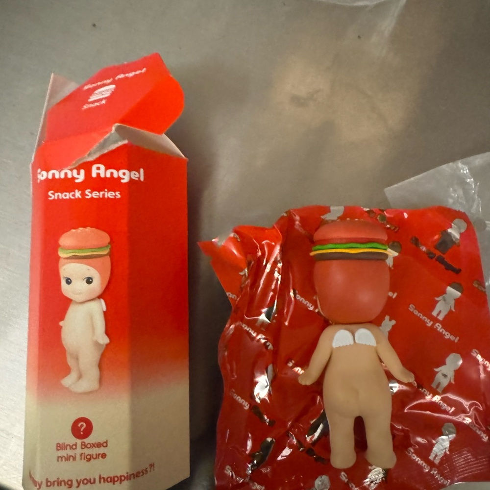 Sonny Angel Burger Hat Mini Figure burger